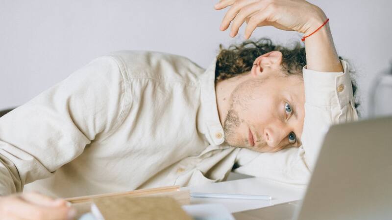 Burnout: uno de cada tres argentinos queda tan "quemado" que no hace nada después de trabajar