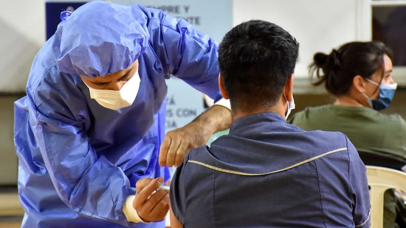 Alerta COVID: este es nuevo efecto secundario de la vacuna bivalente de Pfizer