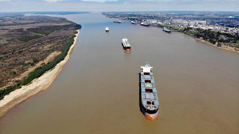 La "licitación corta" vueve a fohas cero