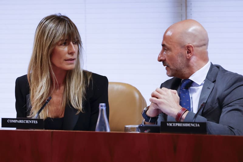Begoña Gómez tiene 7 cuentas bancarias y BBVA dio a conocer cuánto dinero tiene en cada una de ellas. Imagen: archivo.