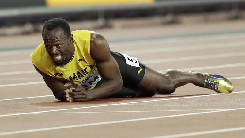 El atleta jamaiquino sufrió un calambre en su pierna izquierda en la definición de relevo 4x100 del mundial de Atletismo