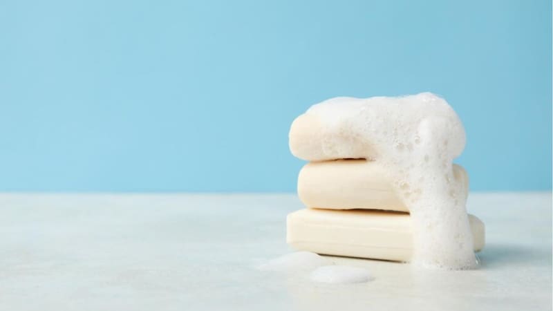 Los jabones de tocador generalmente contienen menos ingredientes y se enfocan en los activos esenciales. (Foto: Freepik)