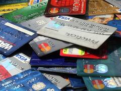 Aprovechan que el cepo no traba gastos con tarjeta y ofrecen invertir en el exterior