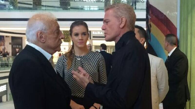 Francisco De Narváez dialoga con el dueño de Paseo La Galería, el guatemalteco Mario López Estrada