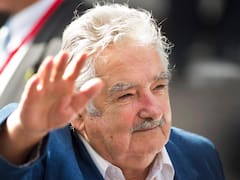 Mujica dio a entender que su esposa, Lucía Topolansky, asumirá la vicepresidencia