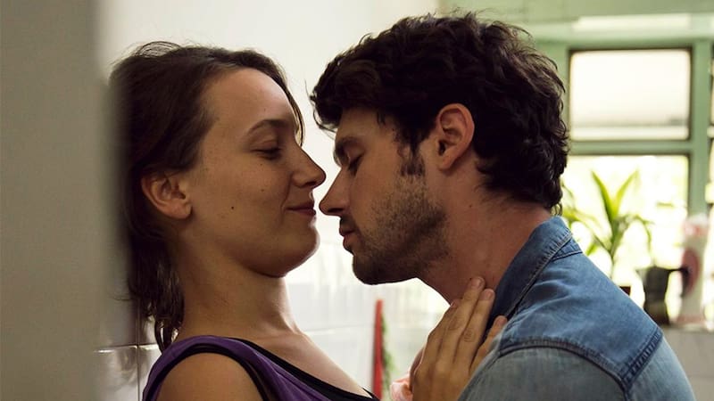 Con una duración de 99 minutos, Dry Martina narra la historia de Martina, una mujer que es una cantante pop famosa en Argentina.