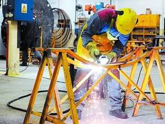 ATP, créditos subsidiados y dólar: qué restricciones tienen las empresas y monotributistas que reciben ayuda del Estado