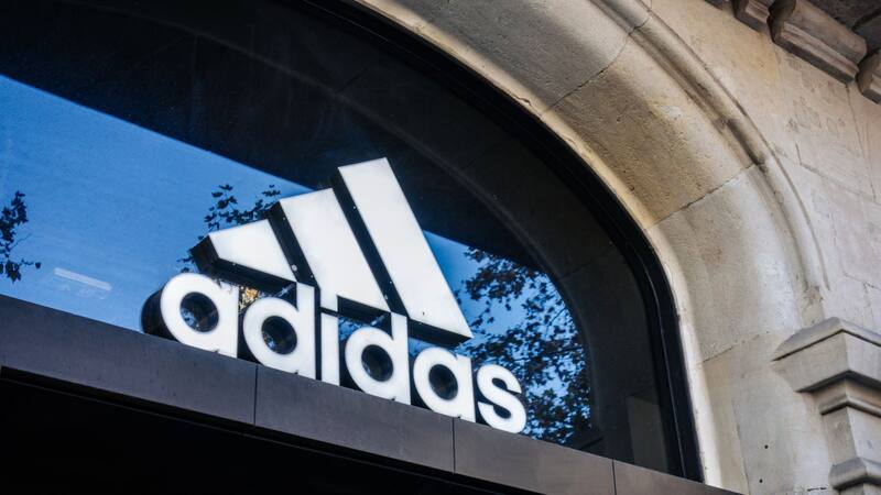 Adidas busca empleos en todo el país para comenzar a trabajar ya: ¿qué ofrece y dónde aplicar?