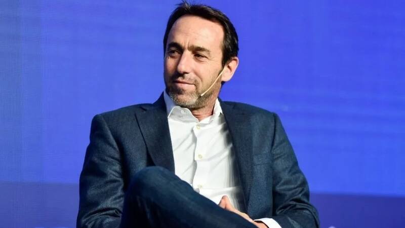 El fundador de MercadoLibre fue elegido por tercer año consecutivo como el empresario más prestigioso del país.