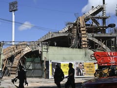 Derrumbe en la cancha de Ferro: seis trabajadores heridos tras la caída de una tribuna en construcción