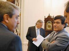 Scioli sorprendió al anunciar que le pidió a Cristina que Carlos Zannini sea su Vice