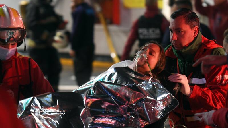 Se vivieron dramáticos momentos durante el operativo de evacuación y rescate de los habitantes del edificio en Recoleta.