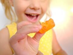 Sanidad exige el retiro urgente de una popular golosina por presencia de ingredientes peligrosos para la salud de los niños