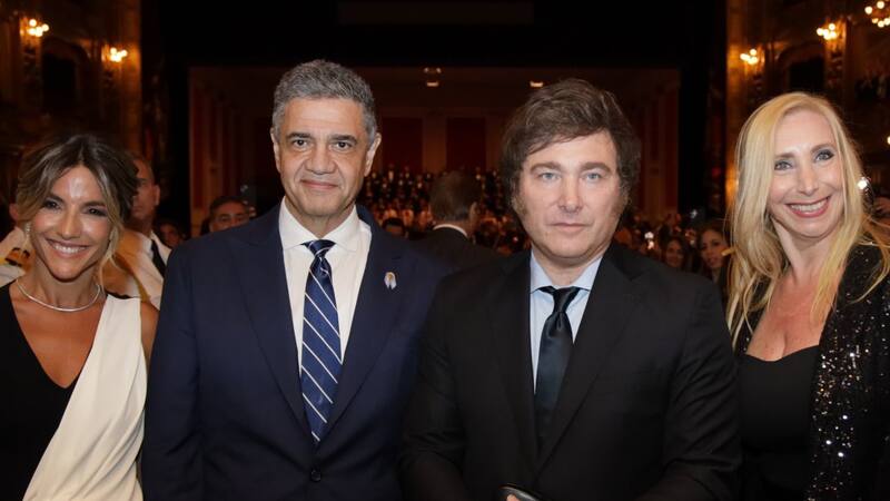 El presidente Javier Milei junto al jefe de Gobierno de la Ciudad Autónoma de Buenos Aires (CABA), Jorge Macri.