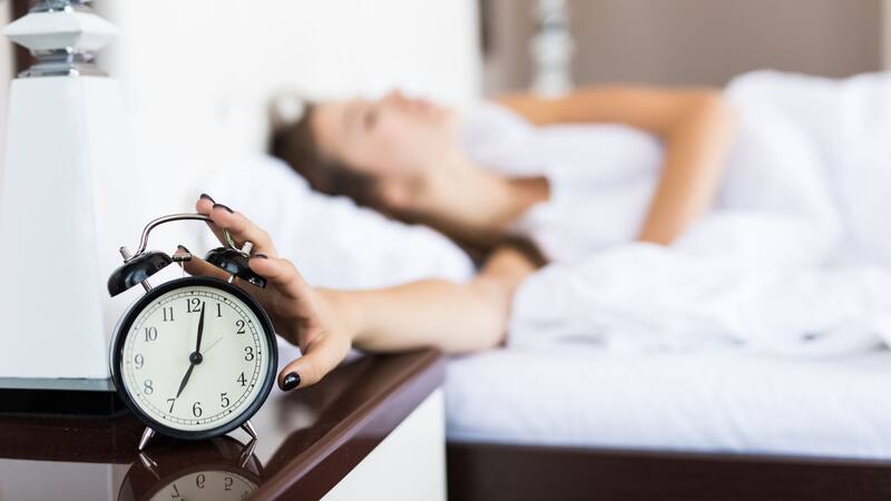 El síntoma de demencia que puedes notar a primera hora de la mañana tras despertarte