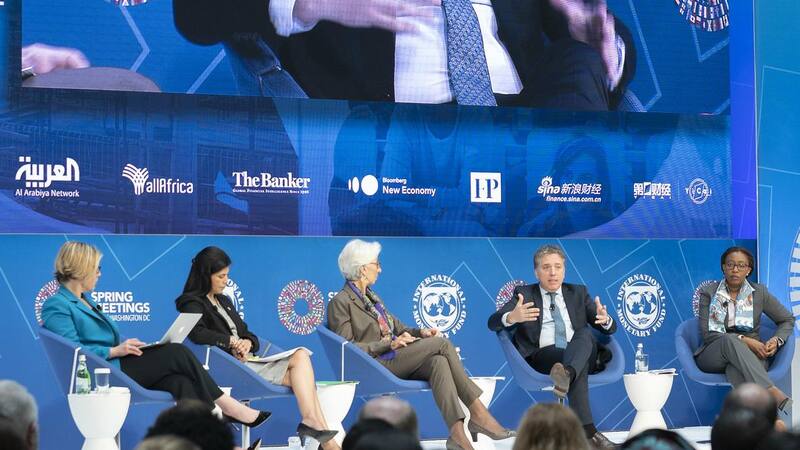 Dujovne, ayer en un panel de infraestructura con Lagarde