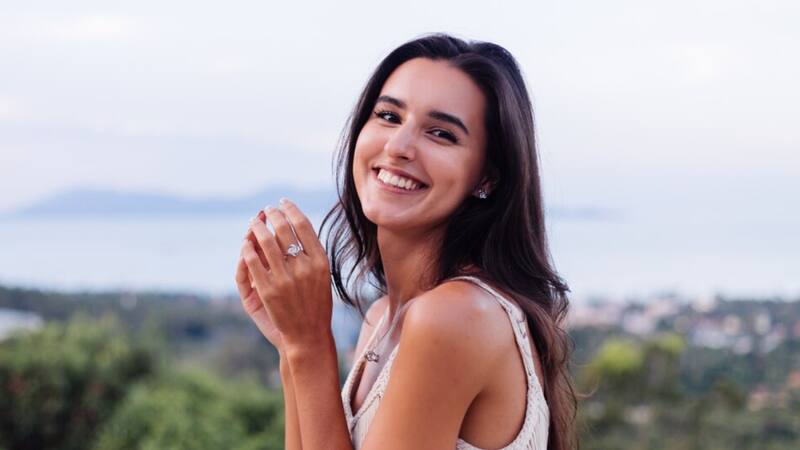 La combinación de notas frutales y florales convierten a esta fragancia en única e inolvidable.