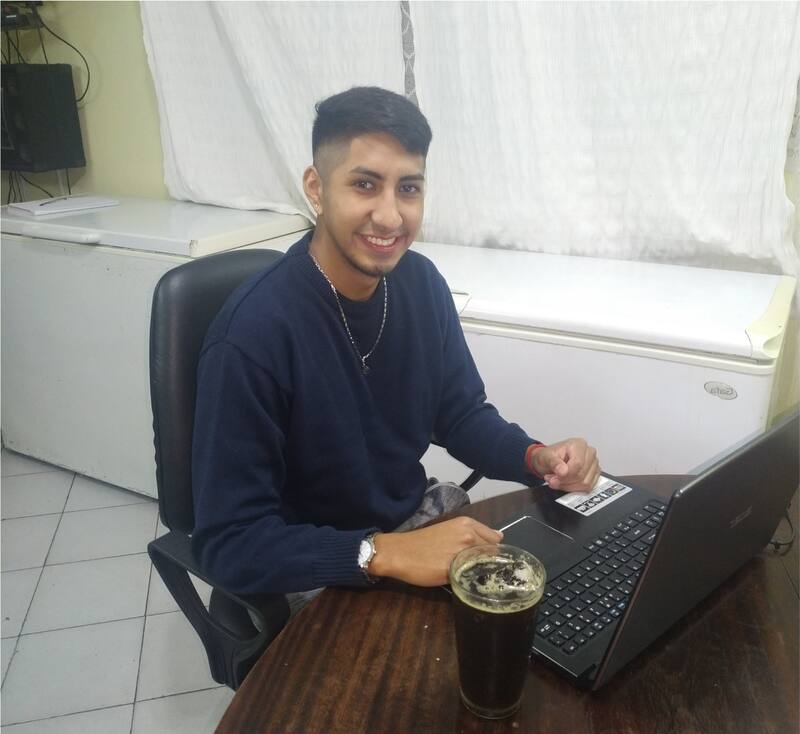 Leonardo Romero inició su emprendimiento con una moto y sus conocimientos de programación