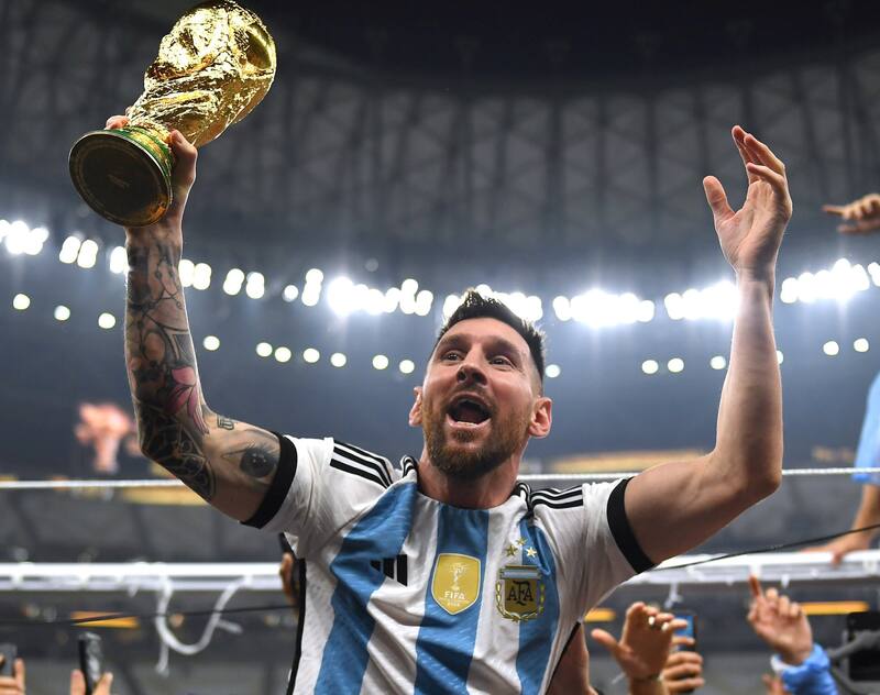 Messi está en el podio y forma parte de los artículos más caros de Maradona (1°) y Mbappé (2°).