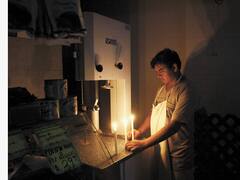 En una jornada agobiante, volvieron los costes de luz