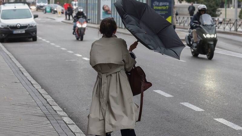 Una fuerte tormenta con lluvias intensas se aproxima y afectara a varias provincias: se cancelan actividades.