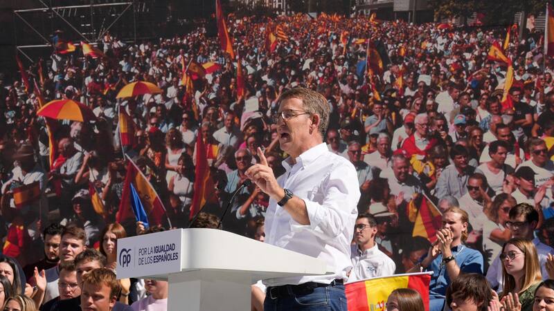 Feijóo pide a Sánchez adelantar elecciones y la disolución de las Cortes porque "el país está parado".