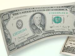 Dólar cara chica: por qué hay bancos que no los aceptan