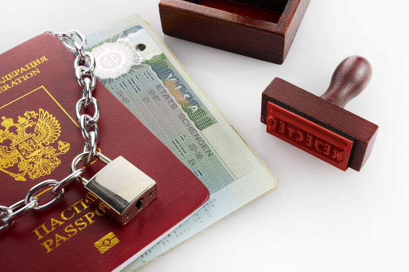 En el Gobierno preocupa que un mal manejo de los pasaportes cause problemas con la Unión Europea (Fuente: archivo).