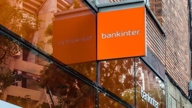 Bankinter gana 811,5 millones de euros a septiembre gracias al empuje de las comisiones.