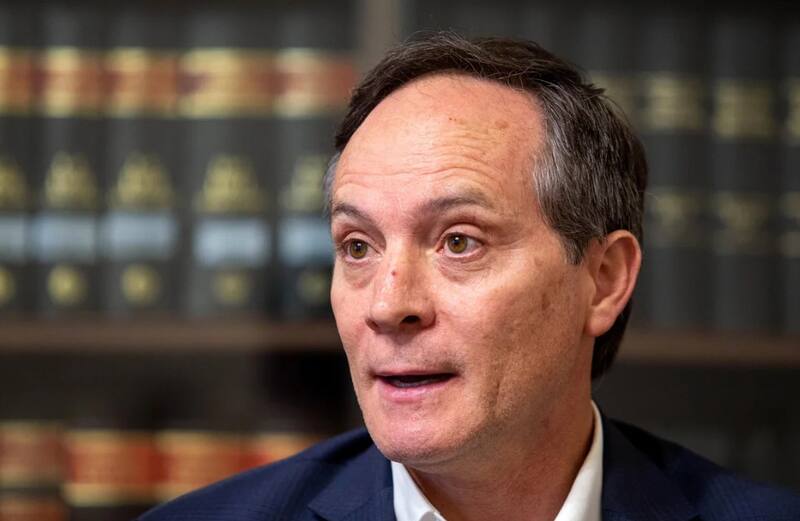 El interbloque del Frente de Todos tiene en la mira a otro senador peronista de gran sintonía con la Casa Rosada: Carlos "Camau" Espínola.