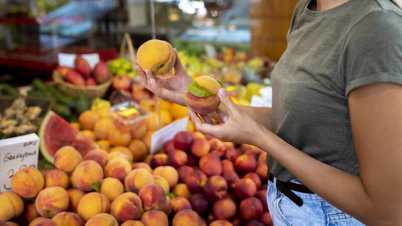 A partir de abril de 2025, los establecimientos deben priorizar la donación de alimentos antes de desperdiciarlos.