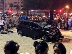 Auto arrolló a una multitud en Copacabana: una bebé murió y hay 17 heridos