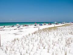 Arena blanca y aguas cristalinas: visita la joya costera que se ubica a 5 horas de Orlando