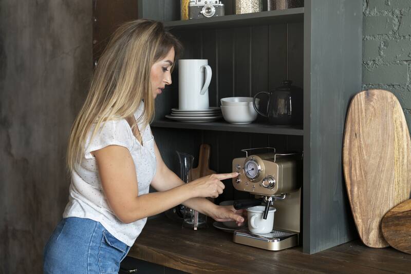 El café puede interferir con la absorción de hierro si se toma inmediatamente después de una comida. (Fuente: Freepik)