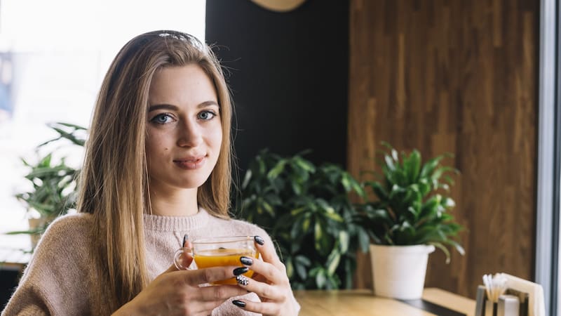 Este té puede ser una alternativa saludable para comenzar el día con energía.