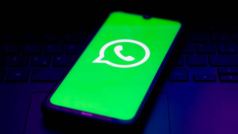 WhatsApp permite desactivar el "en línea" y el "visto".
