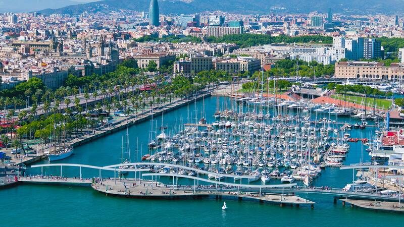 El Puerto de Barcelona ganó 50 millones en 2023, un 20% menos, pese a batir récord de ingresos.