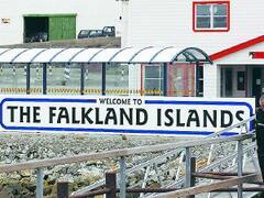 Malvinas: los isleños quieren nuevo vuelo de Latam a Brasil