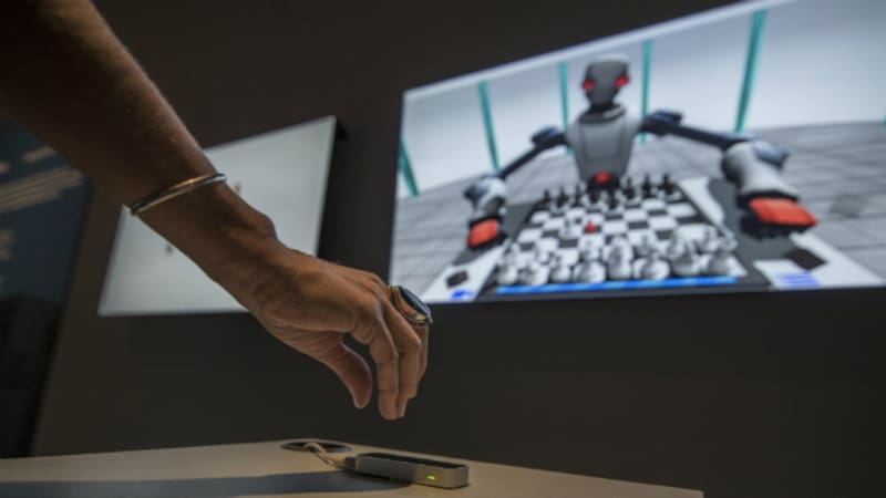 Singularity University, misión futuro , una muestra que ofrece un recorrido por la historia y las metodologías de trabajo utilizadas en esta casa de altos estudios.