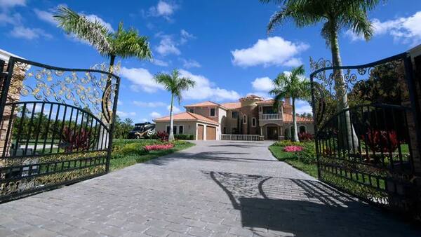 De la fama frustrada a magnate inmobiliario: cómo un rapero de los 90 ...