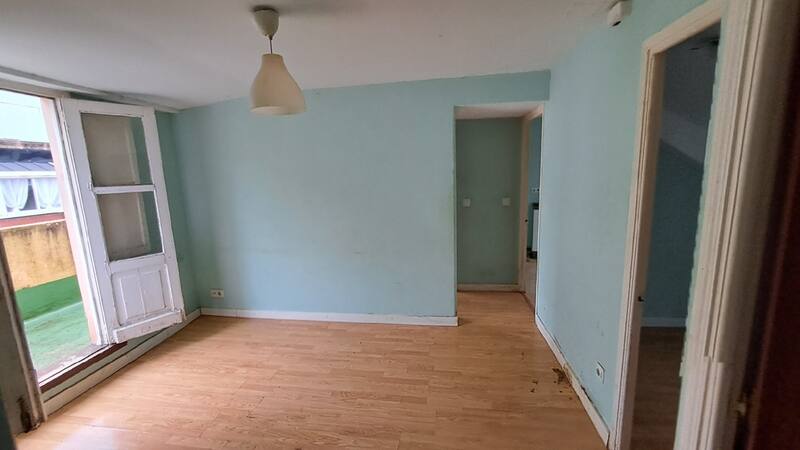 Los suelos de la vivienda son de parquet y están en muy buenas condiciones. (Foto: solvia.es)