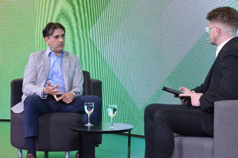 Leandro Dores junto a Juan Peyret