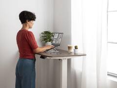 ¿Trabajas muchas horas de pie? Así cambia la Ley Silla y lo que tu jefe ahora está obligado a darte