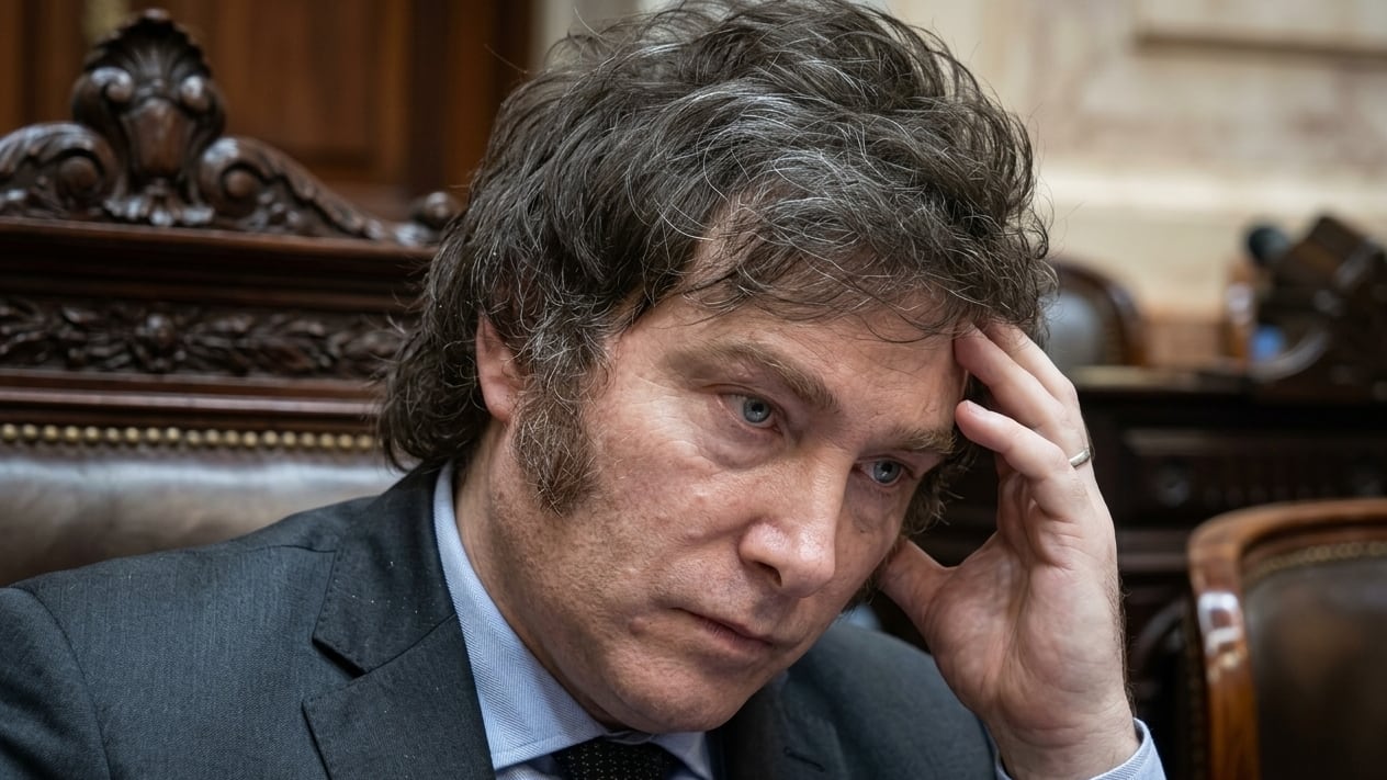 El Gobierno debía equilibrar tres objetivos: acumular reservas, profundizar la desinflación y reactivar la economía tras la corrida cambiaria.
(Imagen retocada con la inteligencia artificial de Google Gemini).