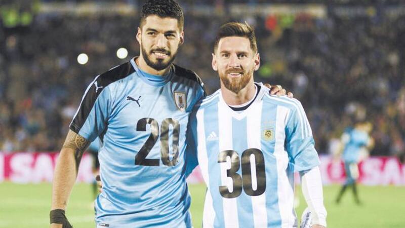 Messi y Suárez promocionaron el Mundial 2030 en el clásico del Río de La Plata, válido por las Eliminatorias Sudamericanas