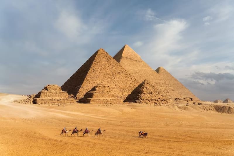 Investigaciones recientes lideradas por el Instituto Paleotécnico de París proponen que la construcción de las pirámides se llevó a cabo mediante el uso de un sistema de ascensores hidráulicos impulsados por agua. Imagen: archivo.