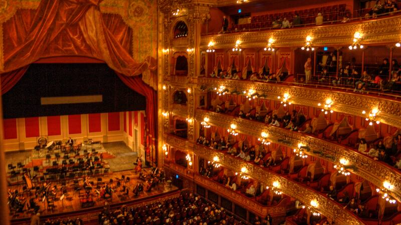 Debut de Alexandra Dovgan en el Teatro Colón: la joven prodigio conquista Buenos Aires.