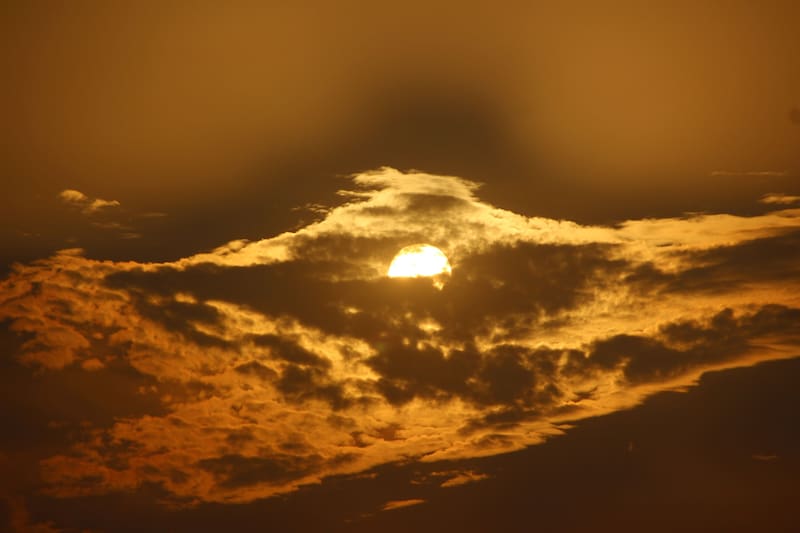 Un nuevo estudio revela la influencia de las oscilaciones de período largo. Fuente: FreePik.