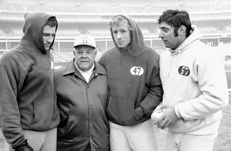 Los buzos con capucha eran utilizados por los obreros y los Feinbloom los transformaron en moda.