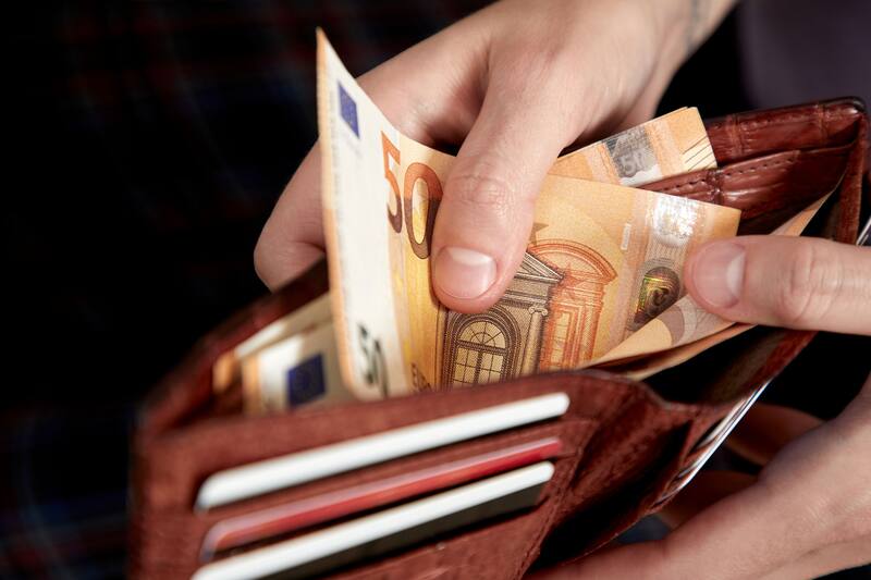 El salario medio de un joven es de 1048 euros, mientras que el alquiler promedio asciende a 1072 euros.(Fuente: Shutterstock)